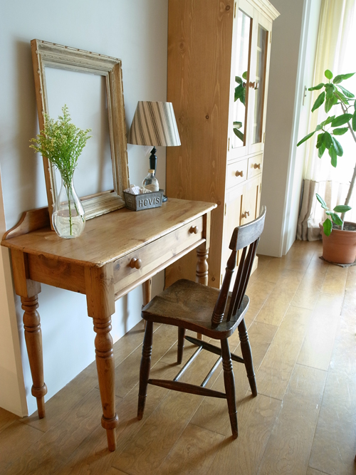 ペニーワイズpenny wiseの折り畳みテーブ！オールドパイン