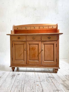 パインサイドボード