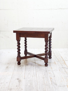 オークドローリーフテーブル