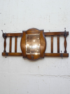 オークハンギングラックウィズミラー