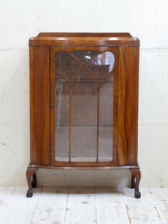 ウォルナットショーケース