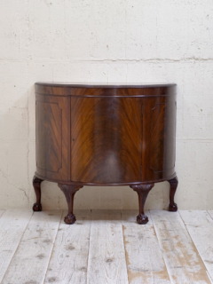 マホガニーカップボード