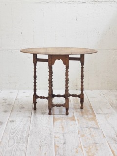 オークゲートレッグテーブル