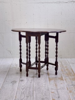 オークゲートレッグテーブル