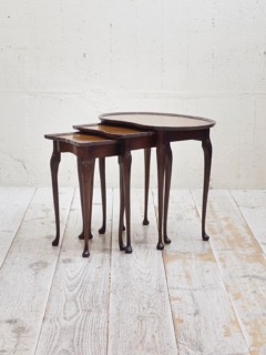 マホガニーネストテーブル