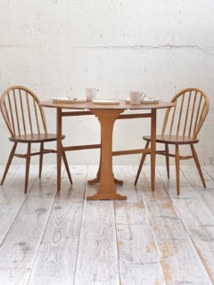 アーコールテーブル