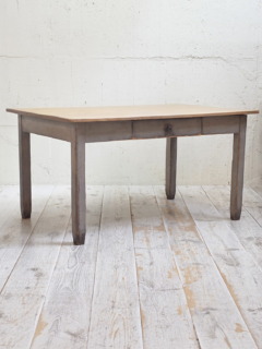 ペイントレッグテーブル