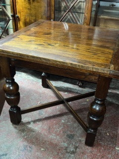 オークドローリーフテーブル