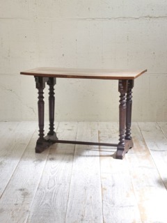 フレンチビストロテーブル