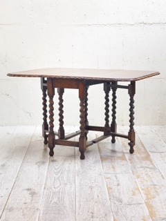 オークゲートレッグテーブル