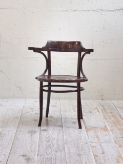 ベントウッドアームチェア