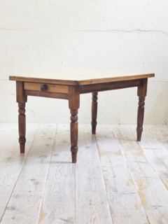 パインテーブル