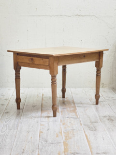 パインテーブル