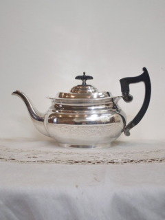 シルバープレートティポット