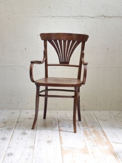 ベントウッドアームチェア