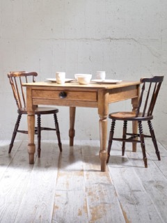 パインテーブル