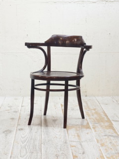 ベントウッドアームチェア