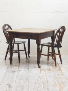 パインテーブル