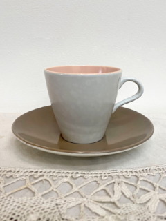 プールポタリーカップアンドソーサー