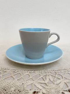 プールポタリーカップアンドソーサー