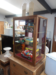 パインディスプレイケース