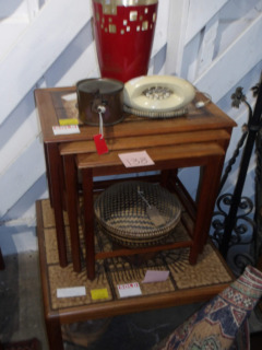 レトロタイルトップネストテーブル