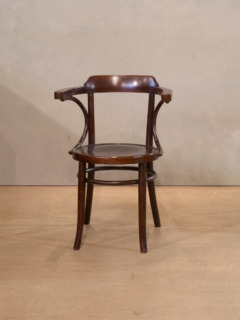 ベントウッドアームチェア