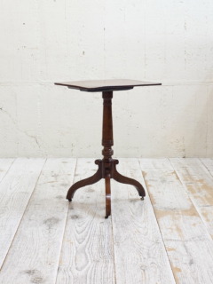 マホガニーサイドテーブル