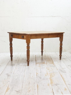 パインテーブル