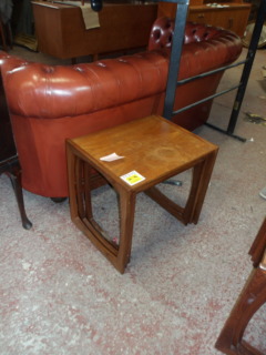 レトロネストテーブル