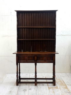 オークドレッサー