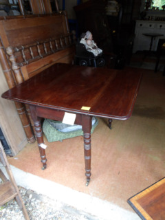 マホガニーバタフライテーブル