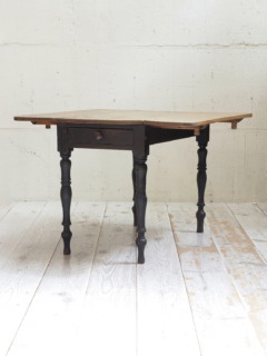 パインペイントレッグバタフライテーブル