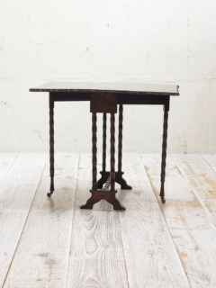 オークサザーランドテーブル