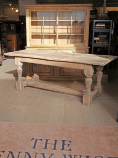 ビックオークテーブル