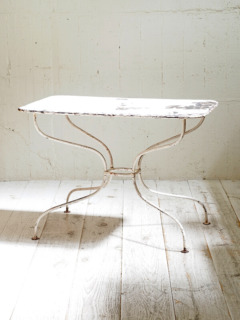 フレンチガーデンテーブル