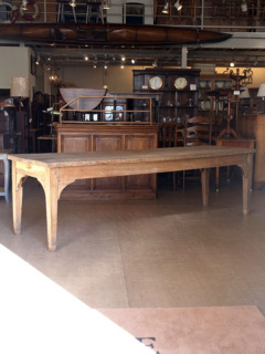 フレンチテーブル