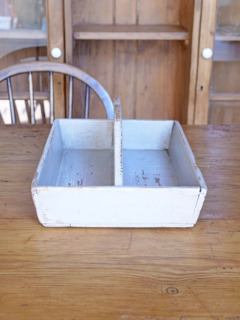 カトラリーボックス