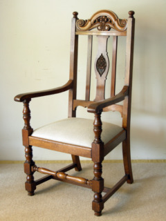 オークアームチェア