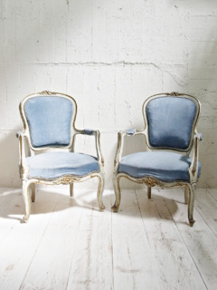 フレンチアームチェア