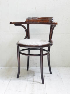 ベントウッドアームチェア